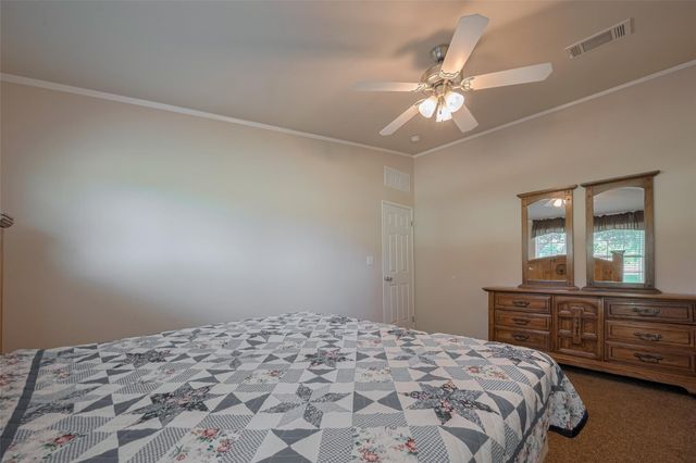 5526 State Highway 90, Madisonville, TX 77864