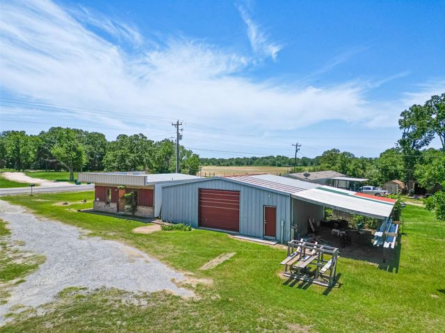 5526 State Highway 90, Madisonville, TX 77864