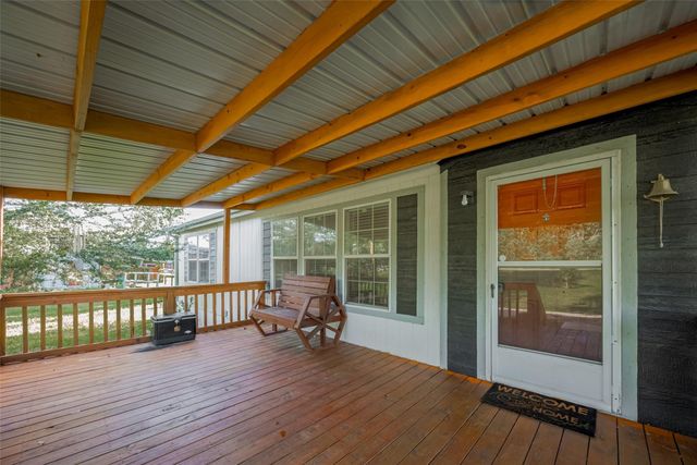 5526 State Highway 90, Madisonville, TX 77864