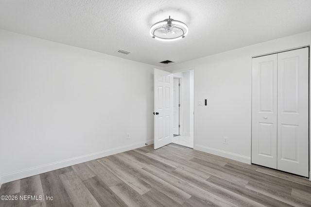 7589 JOHN F KENNEDY Drive W, Jacksonville, FL 32219