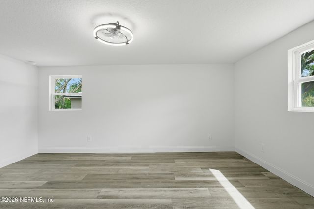 7589 JOHN F KENNEDY Drive W, Jacksonville, FL 32219