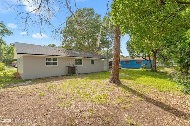 7589 JOHN F KENNEDY Drive W, Jacksonville, FL 32219
