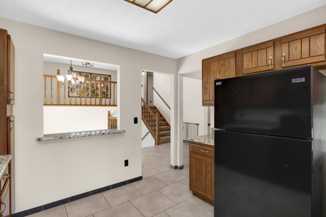 1182 Limestone Drive S, Shakopee, MN 55379