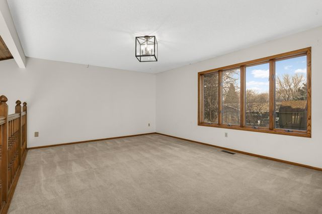 1182 Limestone Drive S, Shakopee, MN 55379