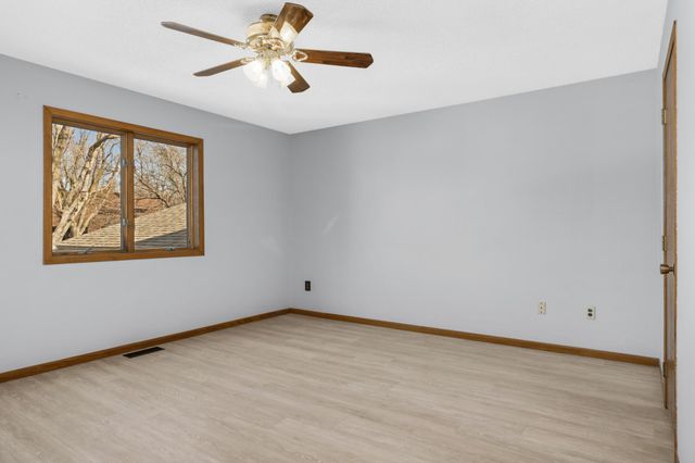 1182 Limestone Drive S, Shakopee, MN 55379