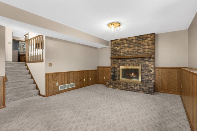 1182 Limestone Drive S, Shakopee, MN 55379