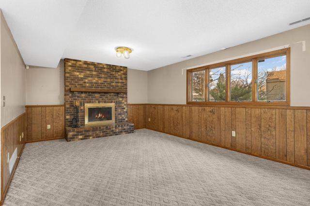 1182 Limestone Drive S, Shakopee, MN 55379