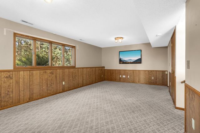 1182 Limestone Drive S, Shakopee, MN 55379