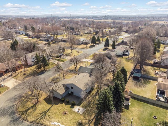 1182 Limestone Drive S, Shakopee, MN 55379