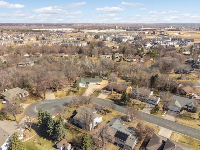 1182 Limestone Drive S, Shakopee, MN 55379