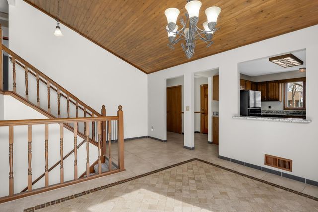 1182 Limestone Drive S, Shakopee, MN 55379