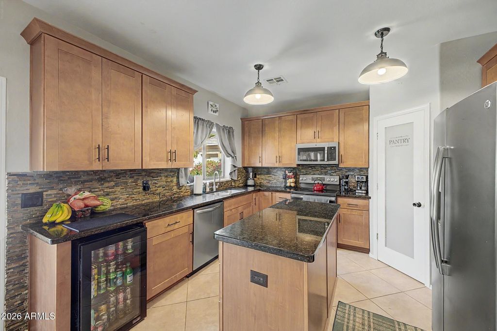 Image 7 of property listing at 18234 W SANNA Street, Waddell, AZ 85355