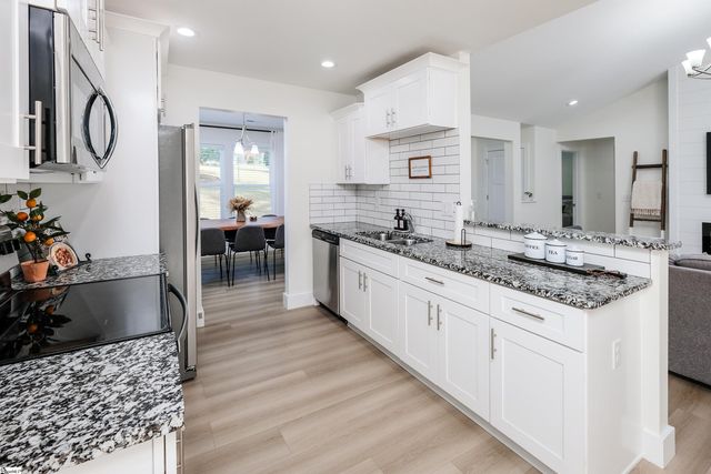 202 Eastberrys Creek Road, Duncan, SC 29334