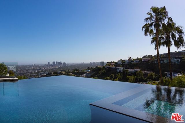 8780 Hollywood Boulevard, Los Angeles, CA 90069