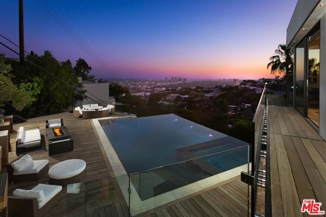 8780 Hollywood Boulevard, Los Angeles, CA 90069