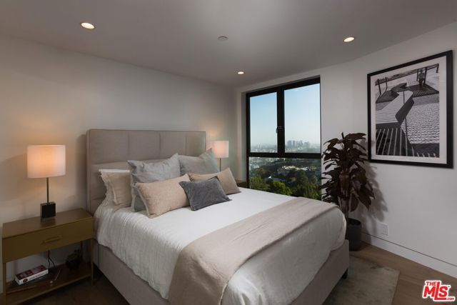8780 Hollywood Boulevard, Los Angeles, CA 90069