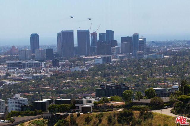 8780 Hollywood Boulevard, Los Angeles, CA 90069
