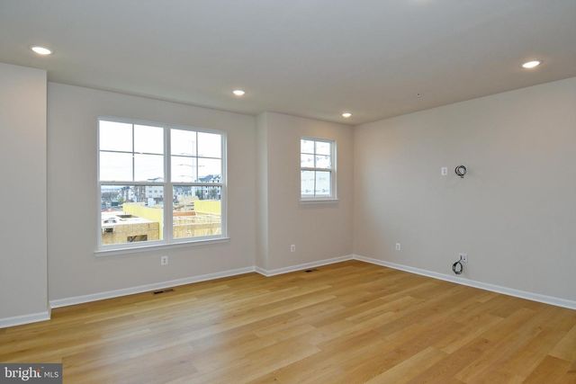 402 MATLOCK LN, Frederick, MD 21701