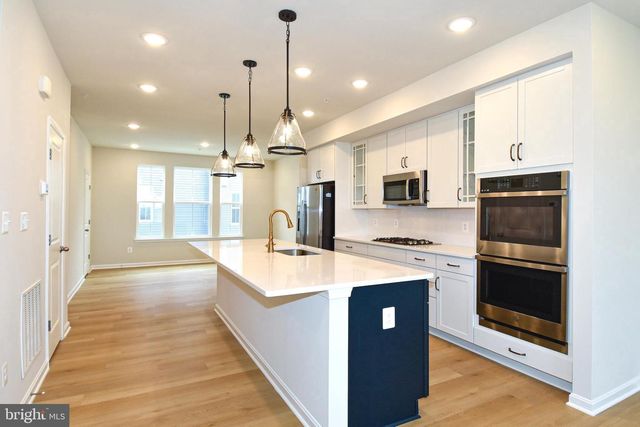 402 MATLOCK LN, Frederick, MD 21701