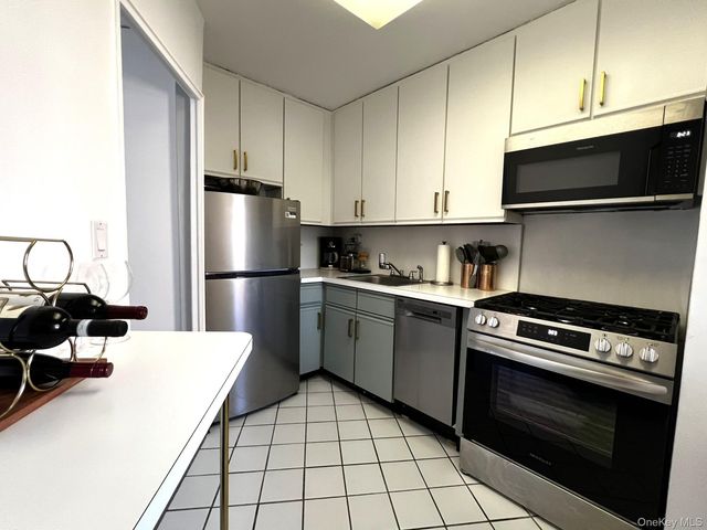 5800 Arlington Avenue 11R, Bronx, NY 10471