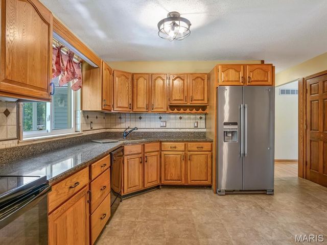 866 Meadowview Lane, Columbia, IL 62236