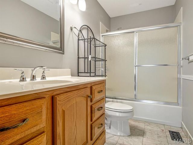 866 Meadowview Lane, Columbia, IL 62236