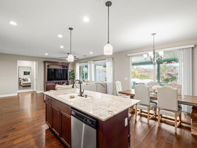 1719 N Whitmore Avenue, Clovis, CA 93619