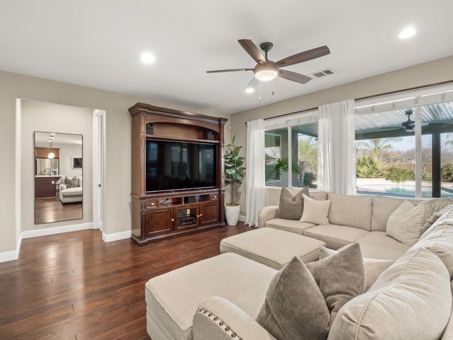 1719 N Whitmore Avenue, Clovis, CA 93619