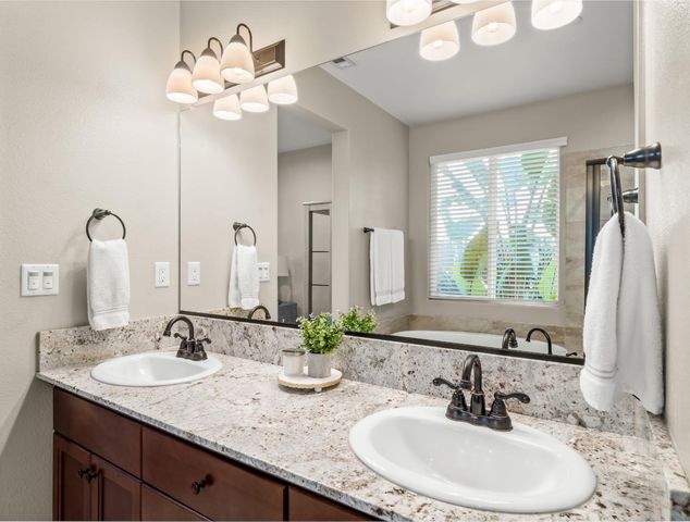 1719 N Whitmore Avenue, Clovis, CA 93619