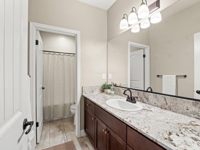 1719 N Whitmore Avenue, Clovis, CA 93619