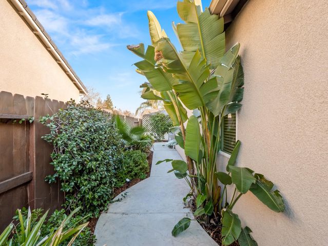 1719 N Whitmore Avenue, Clovis, CA 93619