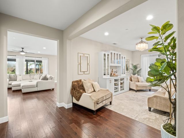 1719 N Whitmore Avenue, Clovis, CA 93619