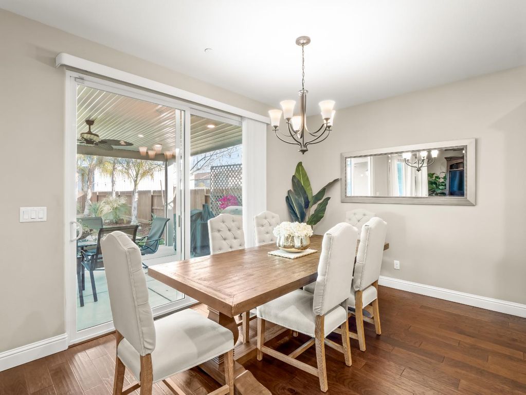 Image 11 of property listing at 1719 N Whitmore Avenue, Clovis, CA 93619