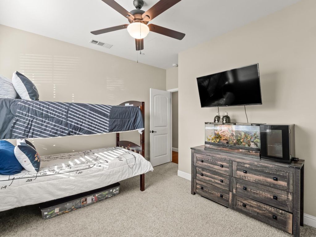 Image 31 of property listing at 1719 N Whitmore Avenue, Clovis, CA 93619