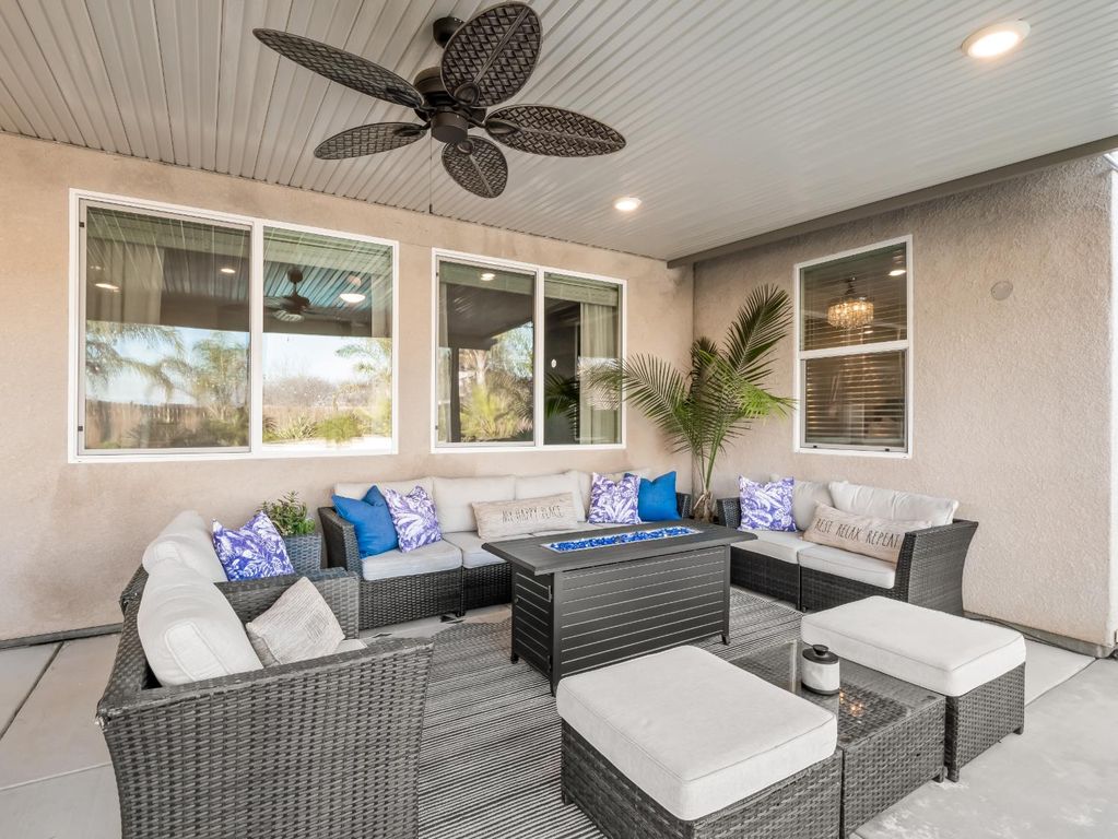 Image 36 of property listing at 1719 N Whitmore Avenue, Clovis, CA 93619