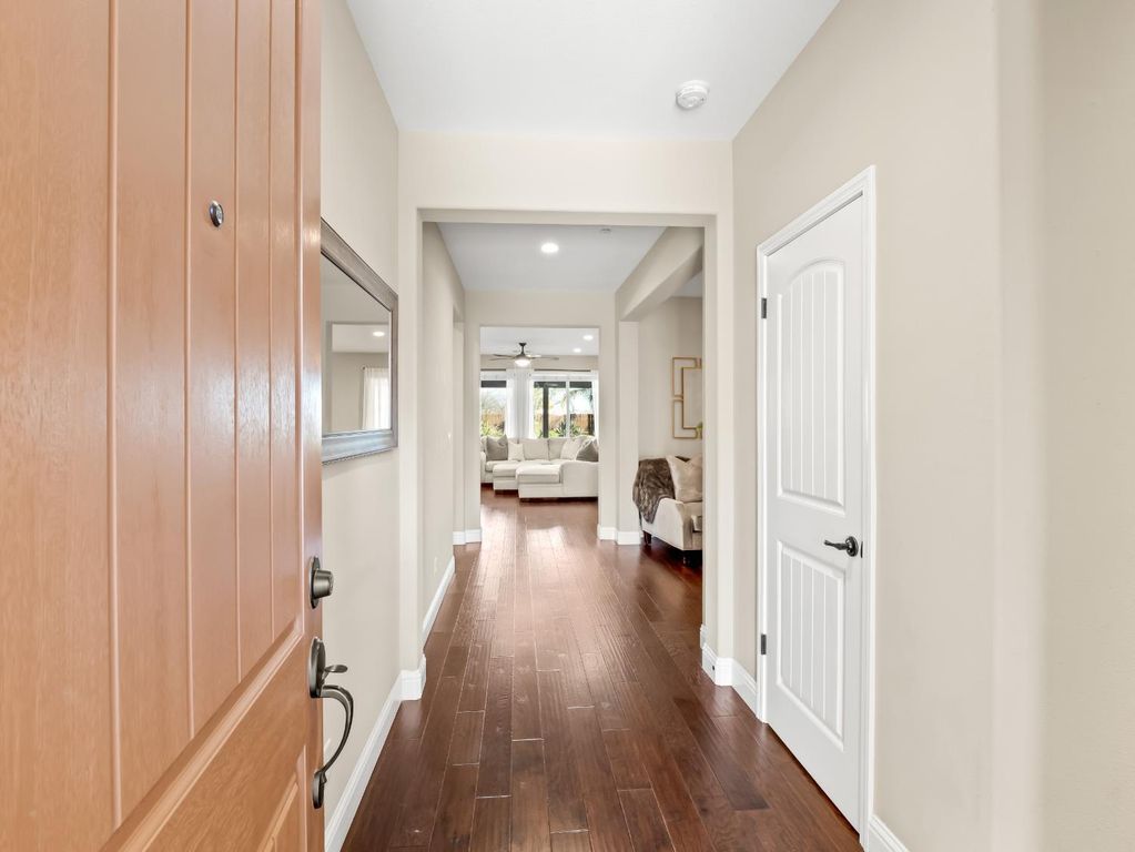 Image 4 of property listing at 1719 N Whitmore Avenue, Clovis, CA 93619