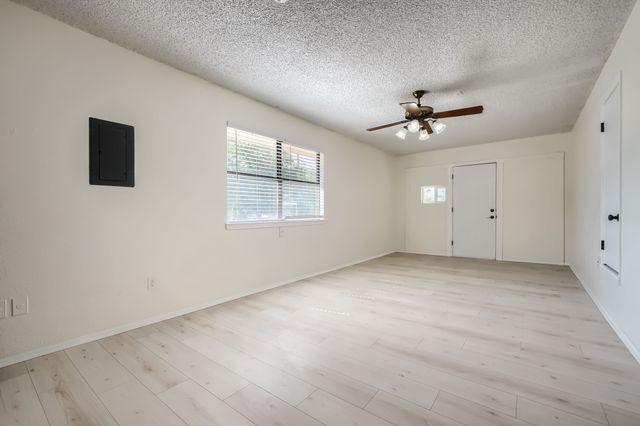 3135 Maple Avenue, Greenville, TX 75402