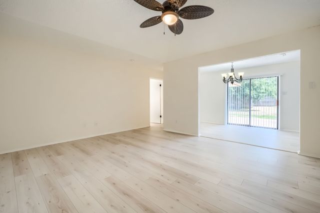 3135 Maple Avenue, Greenville, TX 75402