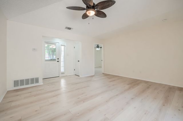 3135 Maple Avenue, Greenville, TX 75402