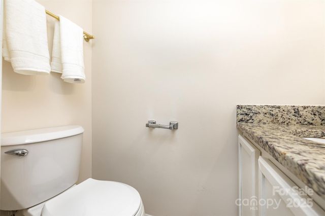 7324 Pebblestone Drive E, Charlotte, NC 28212