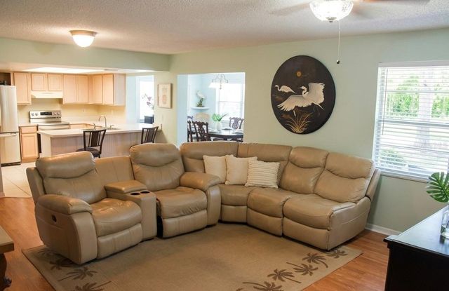 1111 HAREFIELD CIRCLE 62, Sun City Center, FL 33573