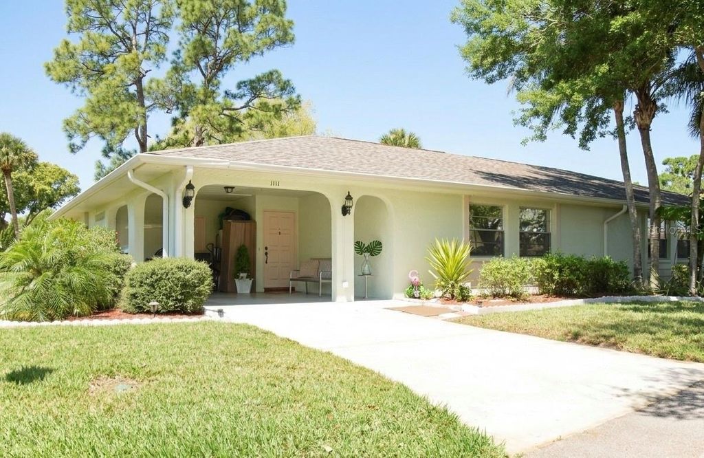 1111 HAREFIELD CIRCLE 62, Sun City Center, FL 33573