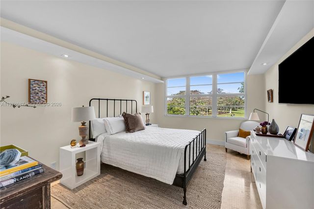 4015 W Palm Aire Dr 307, Pompano Beach, FL 33069