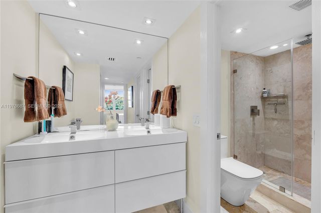 4015 W Palm Aire Dr 307, Pompano Beach, FL 33069