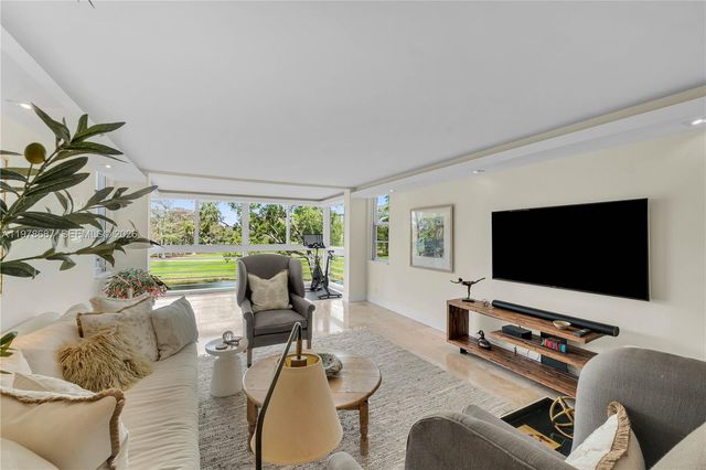 4015 W Palm Aire Dr 307, Pompano Beach, FL 33069