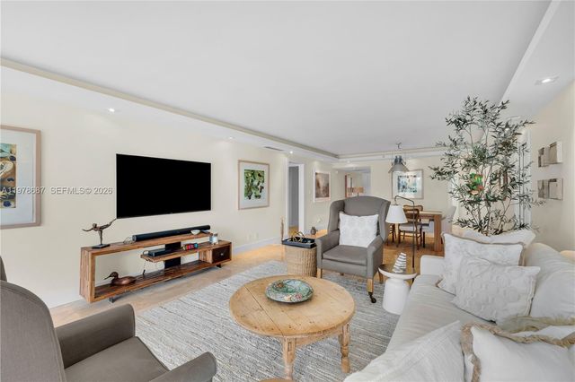 4015 W Palm Aire Dr 307, Pompano Beach, FL 33069