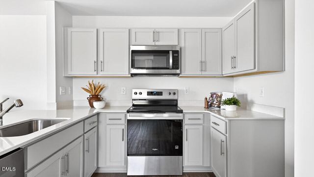 37 Rusling Leaf Drive, Fuquay Varina, NC 27526