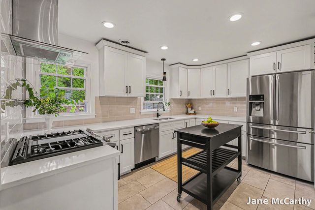 344 Baltimore Drive Ne, City Of Grand Rapids, MI 49503