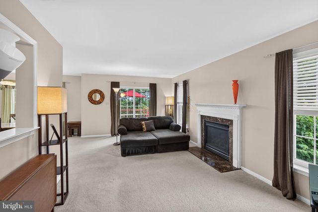 321 HAMILTON DR, Harleysville, PA 19438