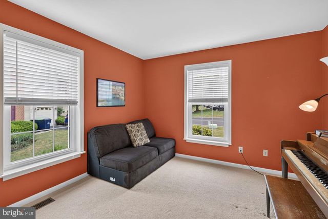 321 HAMILTON DR, Harleysville, PA 19438